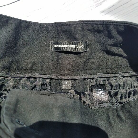 3/$25 Express Design Studio black shorts sizze 4 - Picture 3 of 3